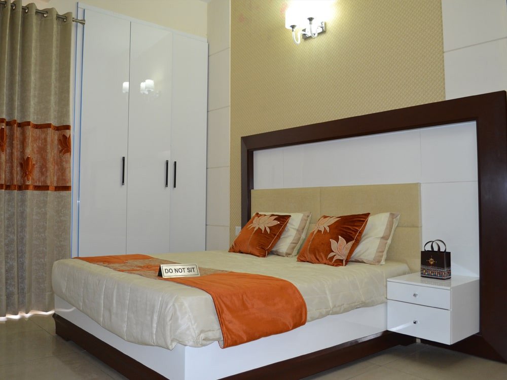 3 BHK + Study Flat for Rent in Exotica Dreamville, Gaur City